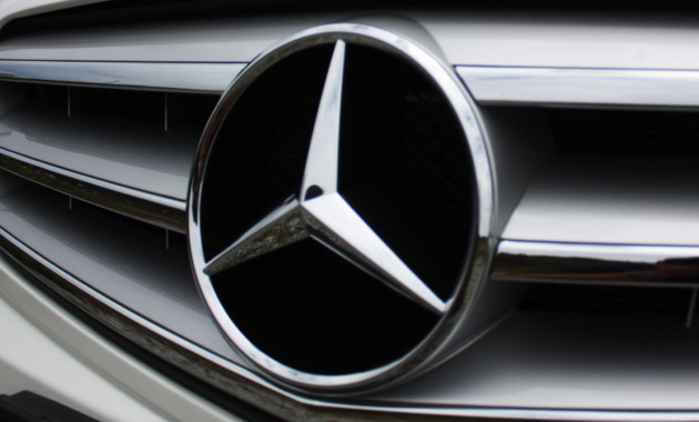 Инвестконтракт по строительству завода Mercedes в РФ подписан всеми сторонами